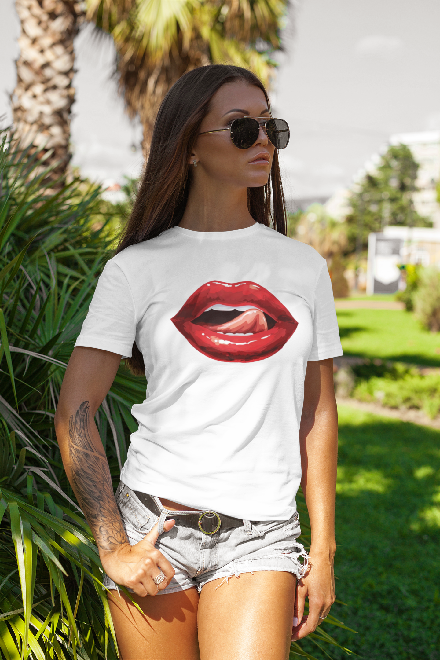 Premium Organic Shirt Women / hot lips